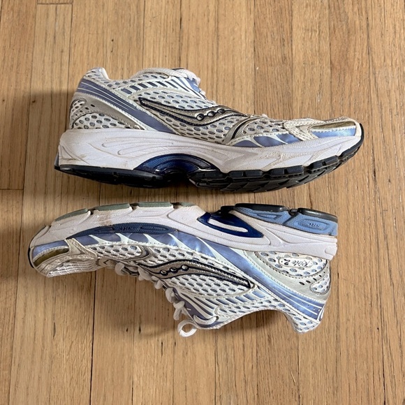 Saucony ProGrid Running Shoes - Picture 2 of 8